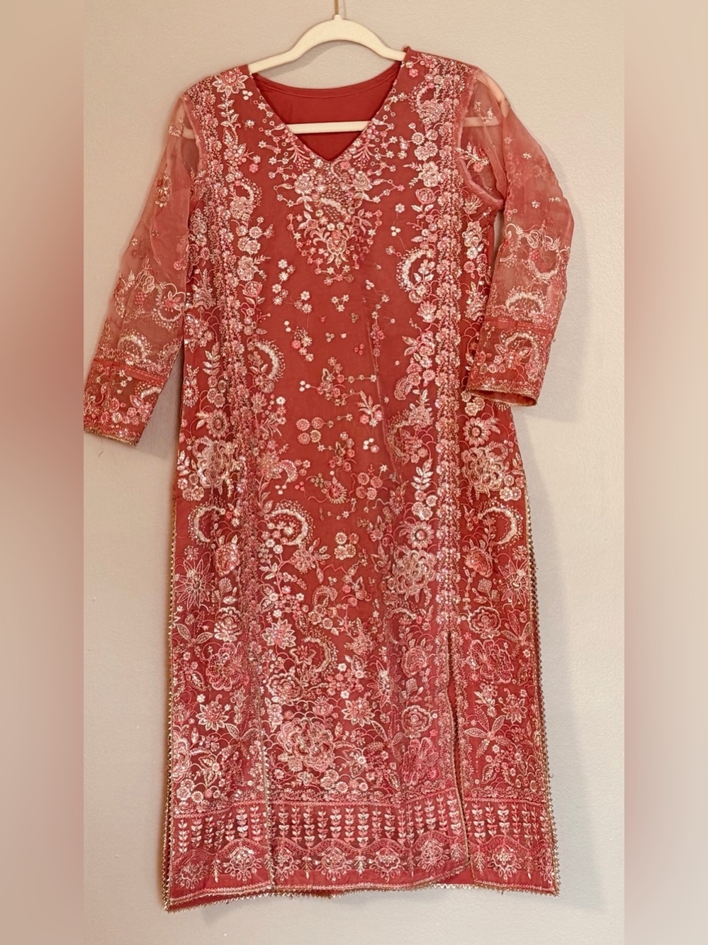 Floral Embroidered Kurta Set in Red